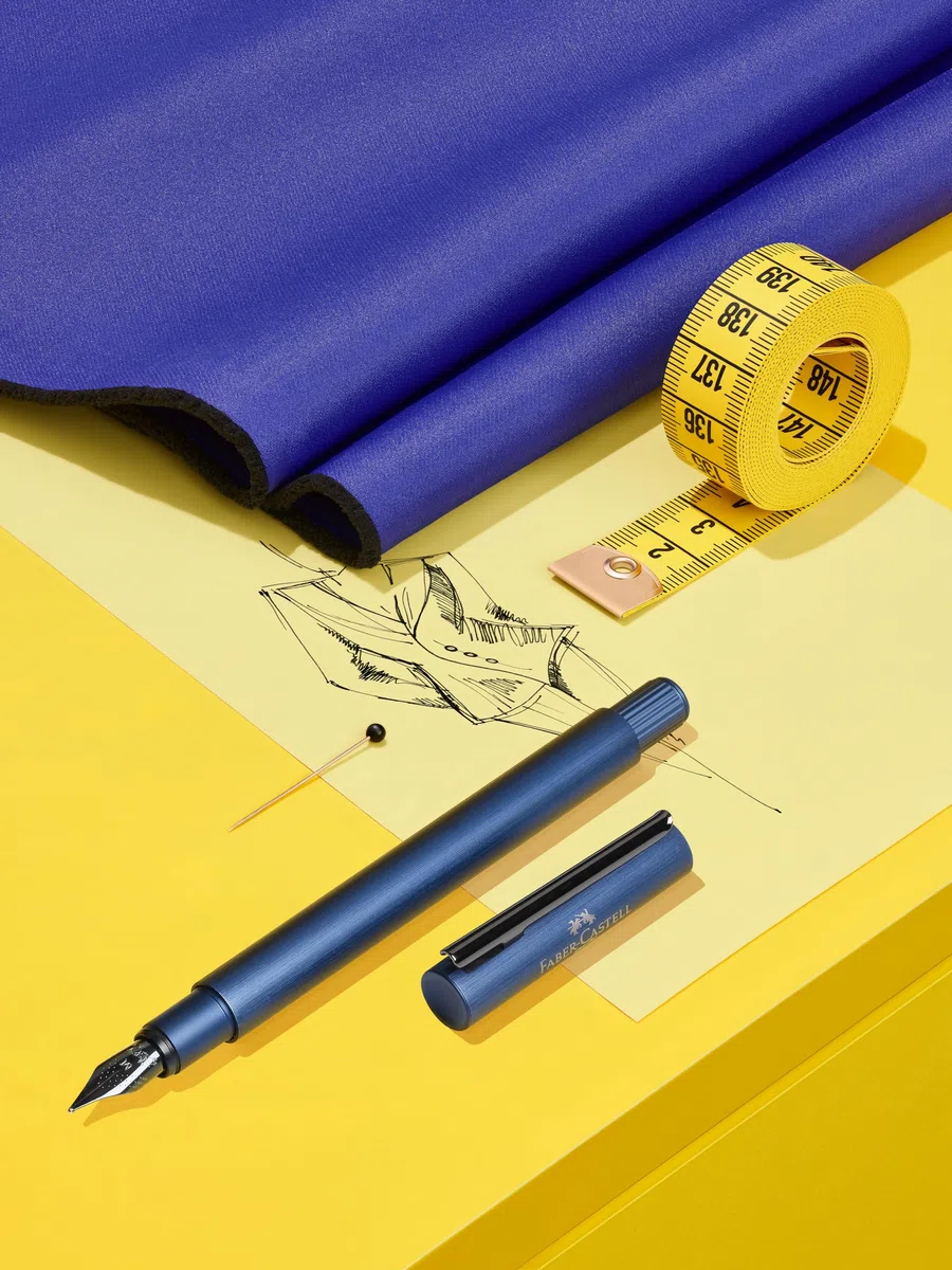 Faber-Castell 202186 - Set regalo Neo Slim blu scuro, con penna stilografica, penna a sfera e astuccio per penne, set da scrittura elegante