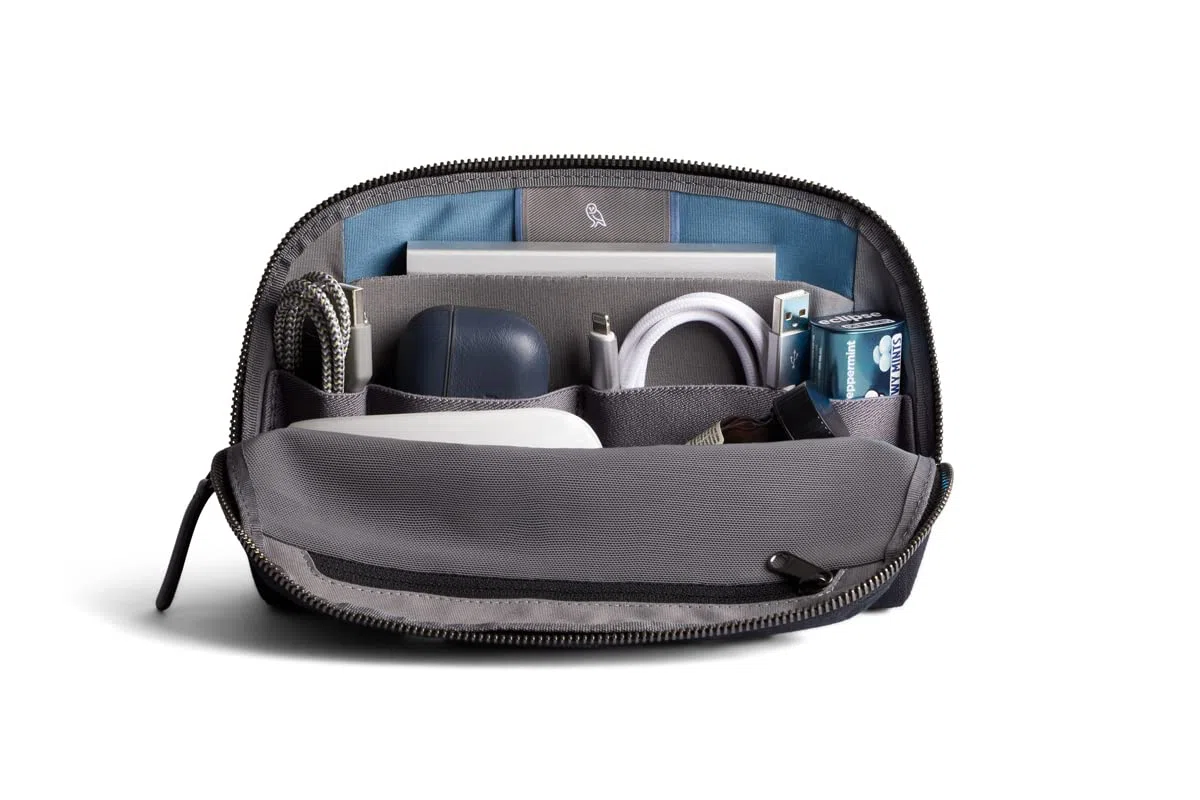 Bellroy Desk Caddy (organizzatore di tecnologia)