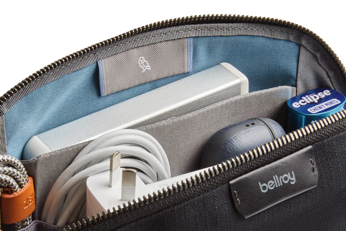 Bellroy Desk Caddy (organizzatore di tecnologia)