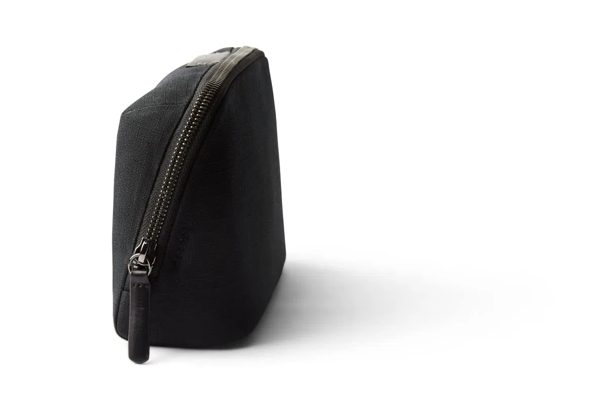 Bellroy Desk Caddy (organizzatore di tecnologia)