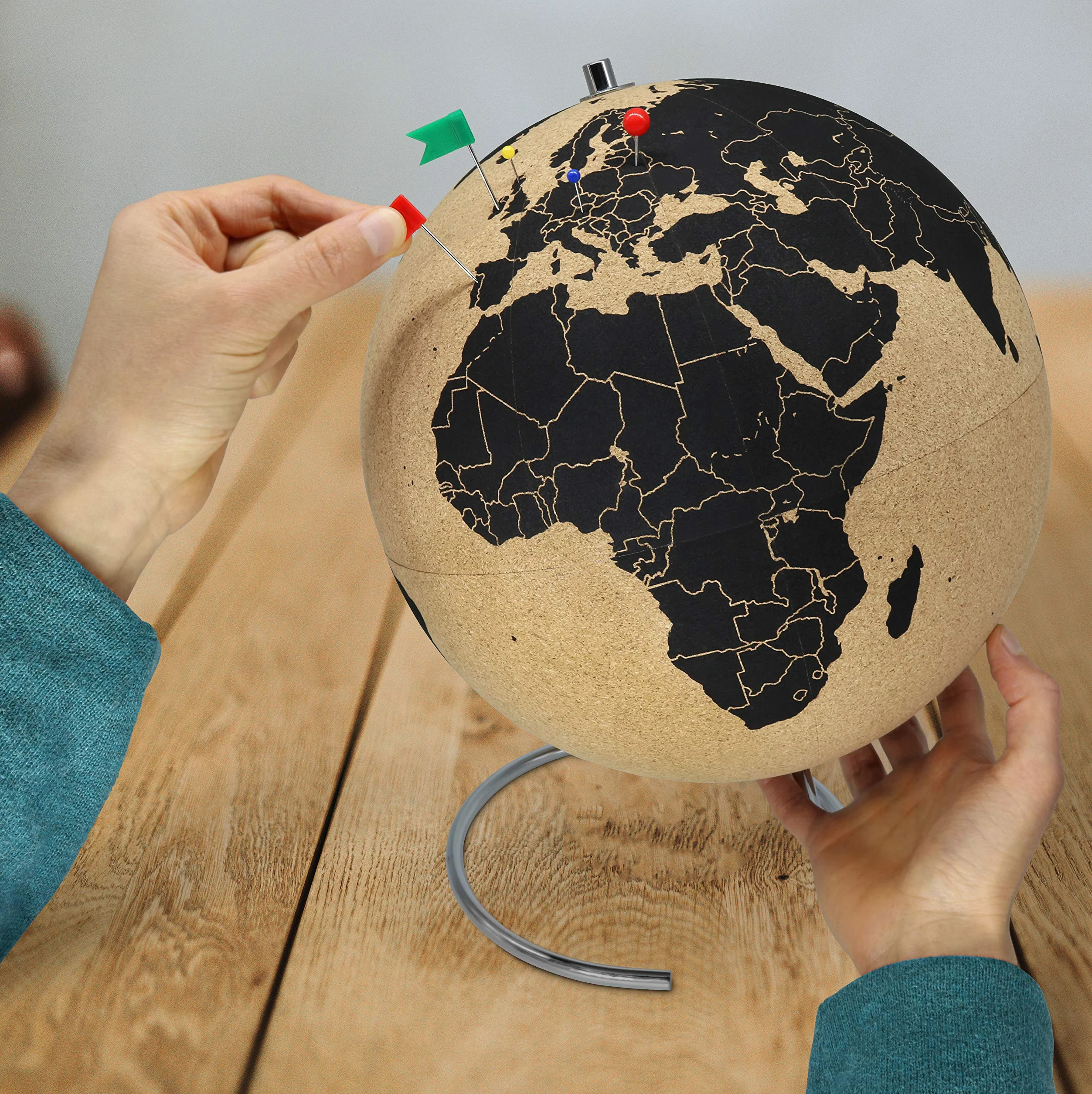 Grande mappamondo in sughero alto 33 cm con 54 spilli diversi - Mappamondo girevole in sughero - Mappamondo come idea regalo per giramondo